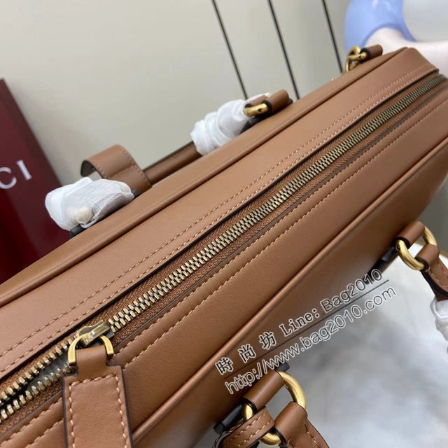 Gucci專櫃古馳最新款Emblem系列男士旅行手提公事包 jh2709型號：821149
